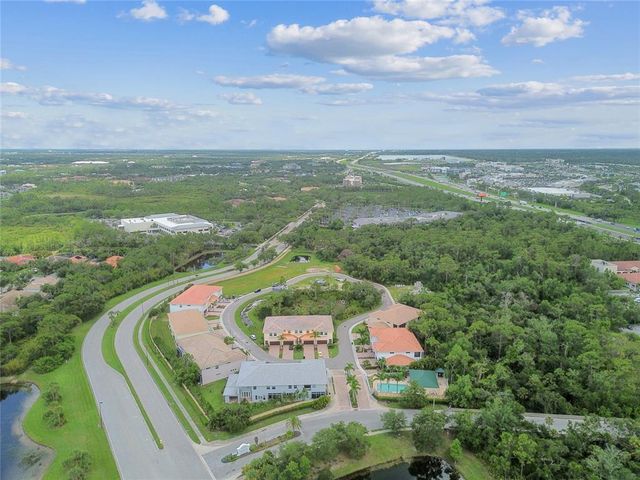 7834 HIDDEN CREEK LOOP 102, Lakewood Ranch, FL 34202