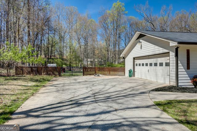 135 Bunny Lane, Fayetteville, GA 30215