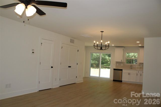 562 W Park Avenue B, Mooresville, NC 28115