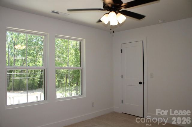 562 W Park Avenue B, Mooresville, NC 28115