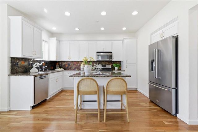 731 Seneca Terrace, Sunnyvale, CA 94087