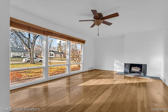 29676 Westbrook Parkway, Southfield, MI 48076