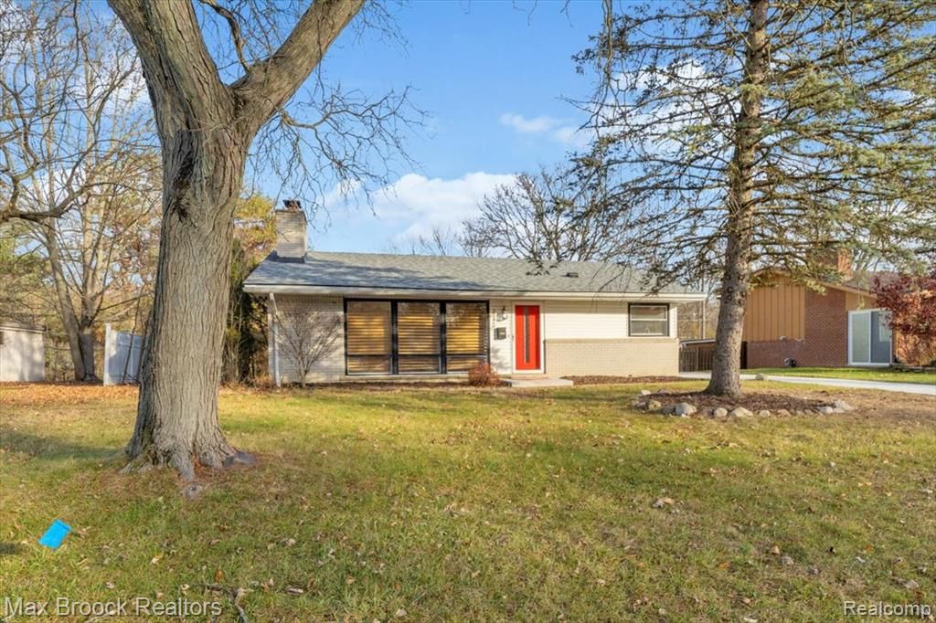 29676 Westbrook Parkway, Southfield, MI 48076