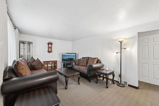 223 E Patty LANE, Monroeville, PA 15146