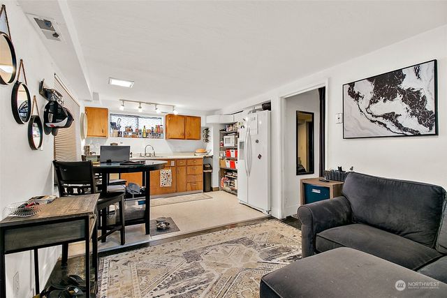 2416 NE 16th Street, Renton, WA 98056