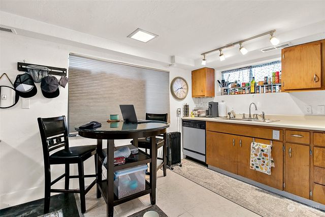 2416 NE 16th Street, Renton, WA 98056