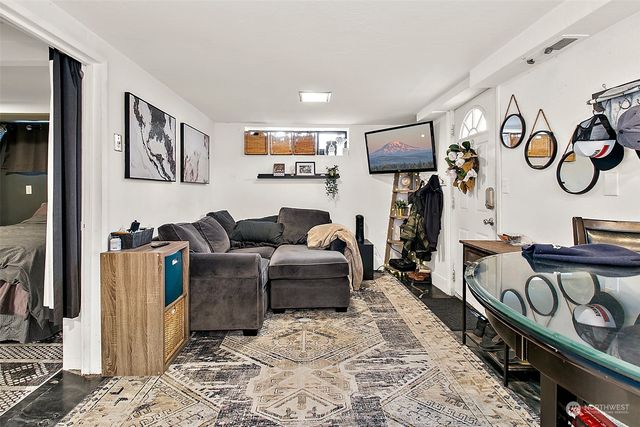 2416 NE 16th Street, Renton, WA 98056