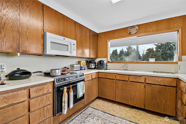 2416 NE 16th Street, Renton, WA 98056