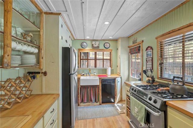 459 Edgemoor, Big Bear Lake, CA 92315
