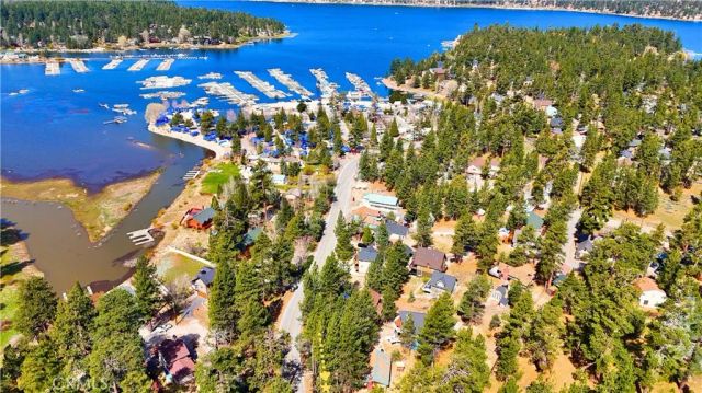 459 Edgemoor, Big Bear Lake, CA 92315
