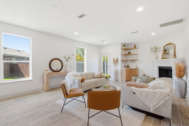 1902 Bentwood Court, Grapevine, TX 76051