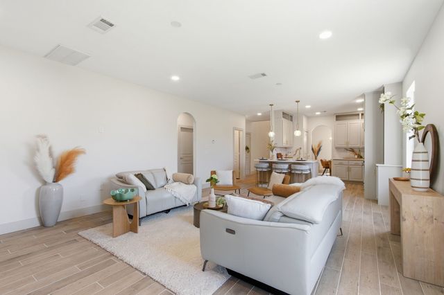 1902 Bentwood Court, Grapevine, TX 76051