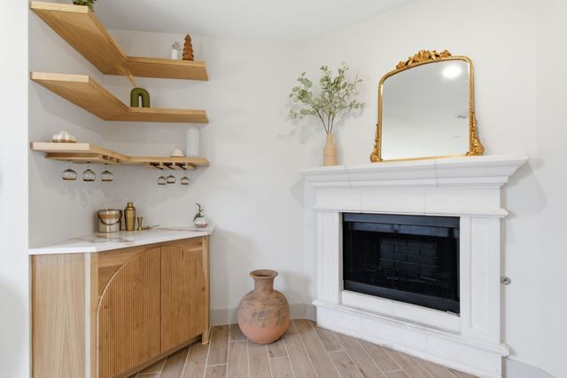 1902 Bentwood Court, Grapevine, TX 76051