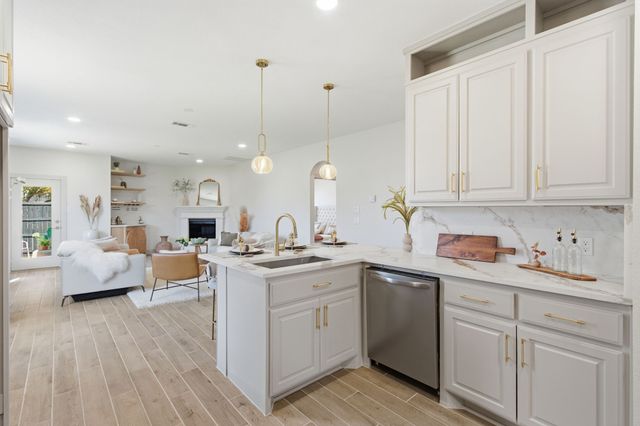 1902 Bentwood Court, Grapevine, TX 76051