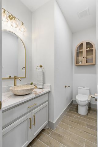 1902 Bentwood Court, Grapevine, TX 76051