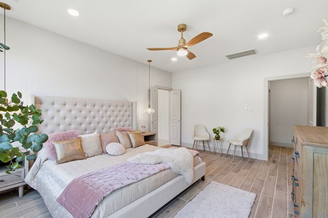 1902 Bentwood Court, Grapevine, TX 76051