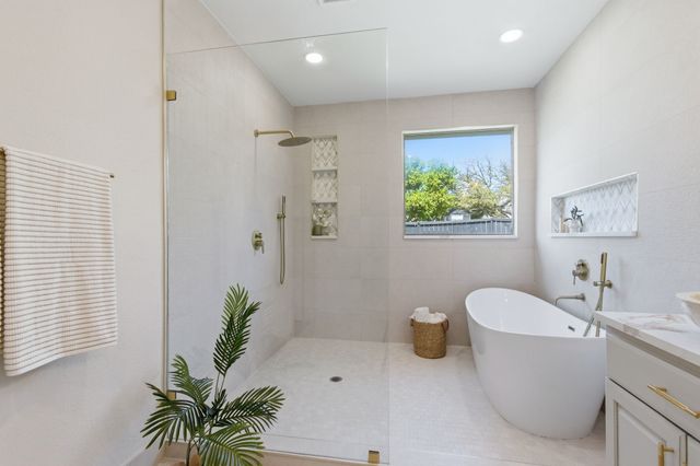 1902 Bentwood Court, Grapevine, TX 76051