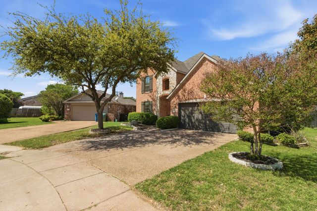 1902 Bentwood Court, Grapevine, TX 76051