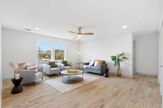 1902 Bentwood Court, Grapevine, TX 76051