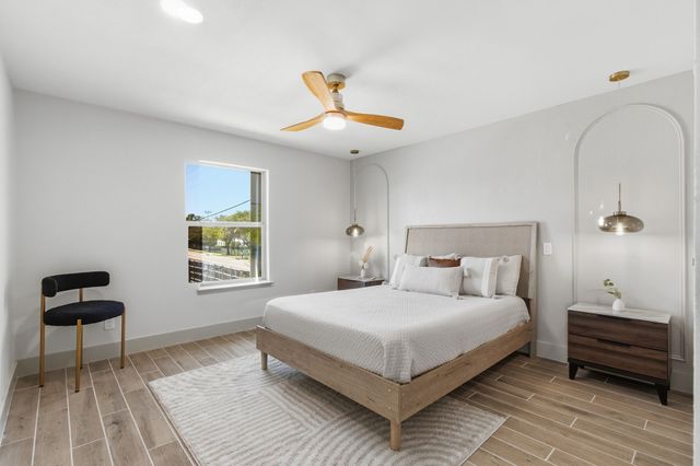 1902 Bentwood Court, Grapevine, TX 76051