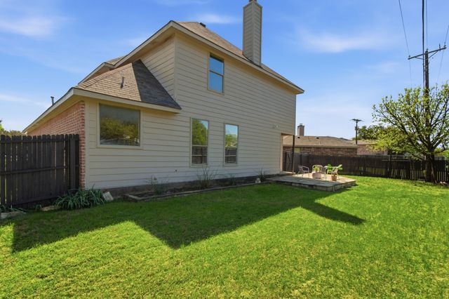 1902 Bentwood Court, Grapevine, TX 76051