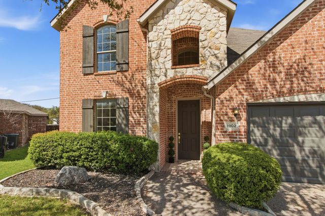 1902 Bentwood Court, Grapevine, TX 76051