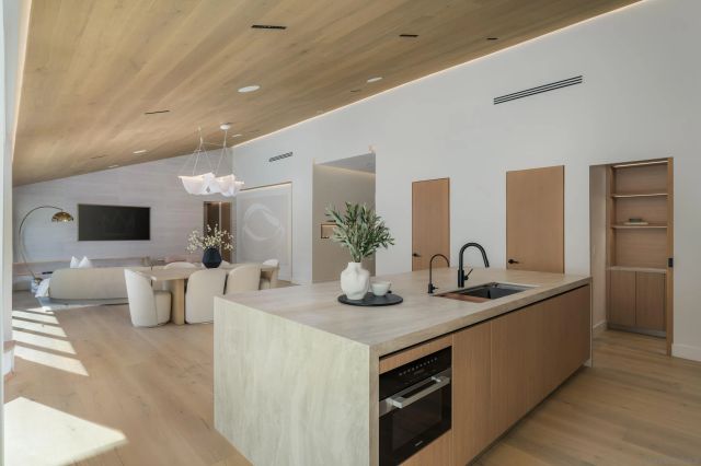 5826 Soledad Mountain Rd, La Jolla, CA 92037