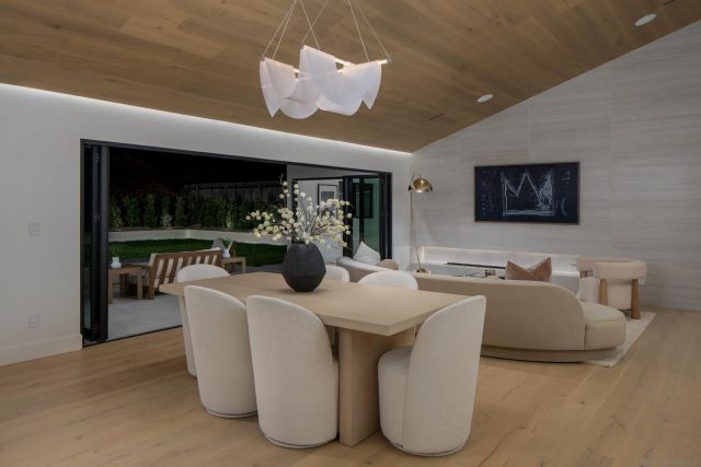 5826 Soledad Mountain Rd, La Jolla, CA 92037