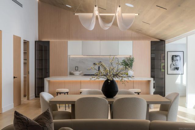 5826 Soledad Mountain Rd, La Jolla, CA 92037