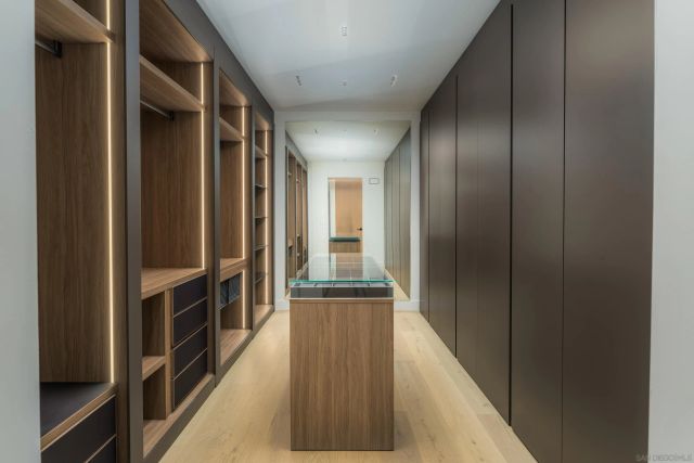 5826 Soledad Mountain Rd, La Jolla, CA 92037