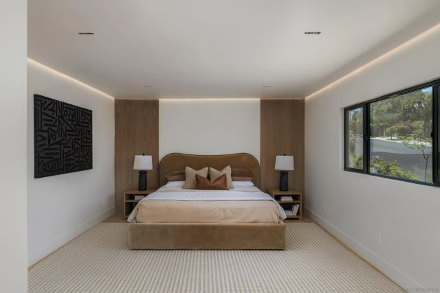 5826 Soledad Mountain Rd, La Jolla, CA 92037