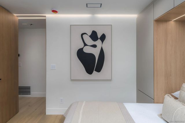 5826 Soledad Mountain Rd, La Jolla, CA 92037