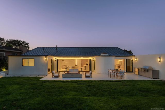 5826 Soledad Mountain Rd, La Jolla, CA 92037