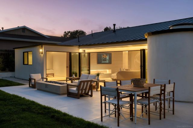 5826 Soledad Mountain Rd, La Jolla, CA 92037