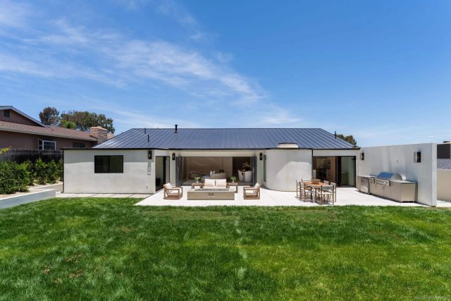 5826 Soledad Mountain Rd, La Jolla, CA 92037