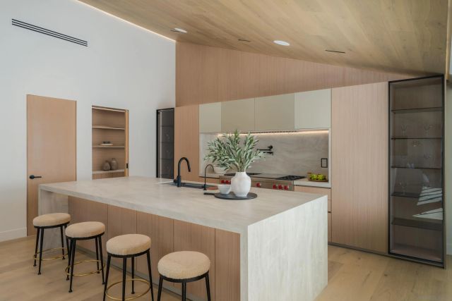 5826 Soledad Mountain Rd, La Jolla, CA 92037