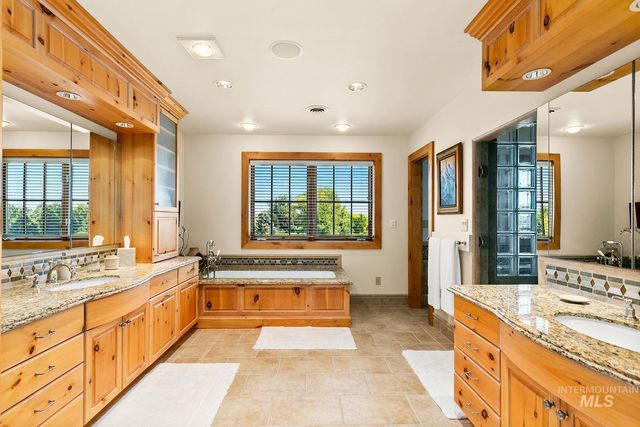 26263 Hwy 95, Parma, ID 83660