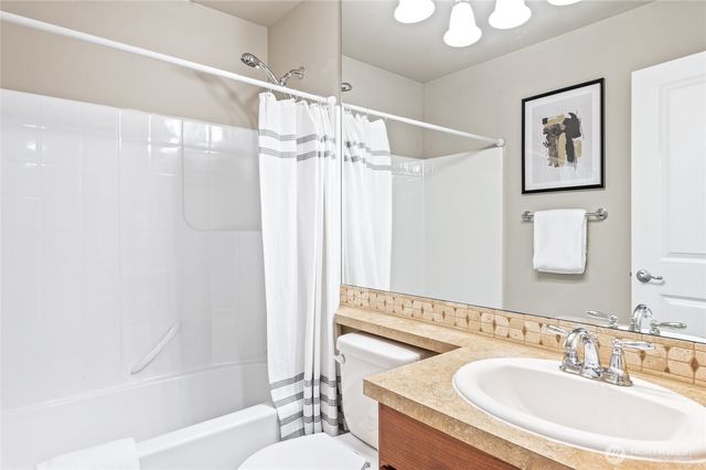 5205 NE 10th Street, Renton, WA 98059