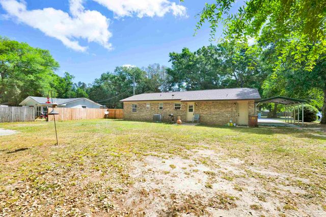 5131 Oakleaf Dr, Pace, FL 32571