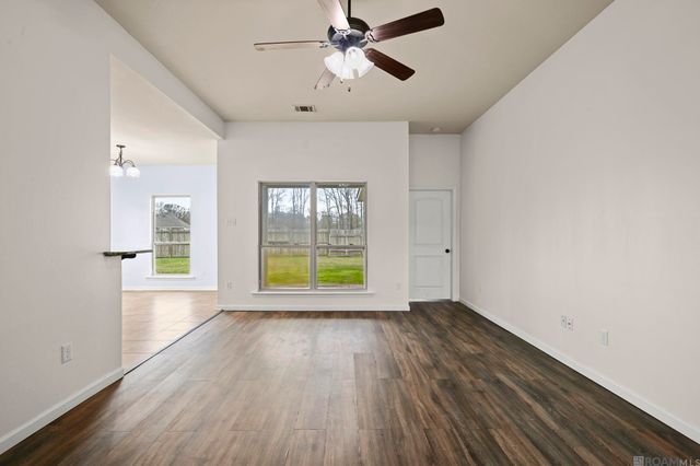 11371 Rossow Ct, Denham Springs, LA 70726