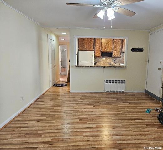 560 E Broadway Side, Long Beach, NY 11561