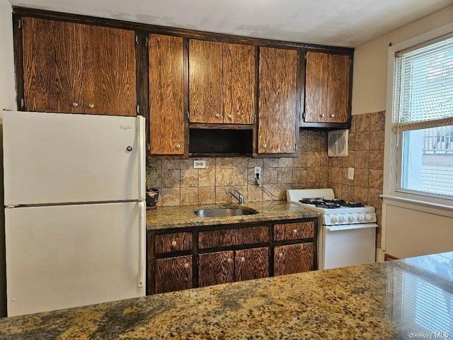 560 E Broadway Side, Long Beach, NY 11561