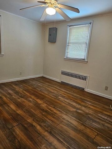 560 E Broadway Side, Long Beach, NY 11561