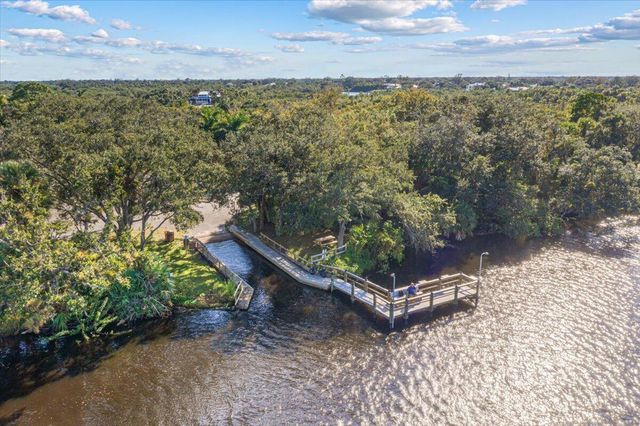 10 Juan Carlos Lane, Port St. Lucie, FL 34952