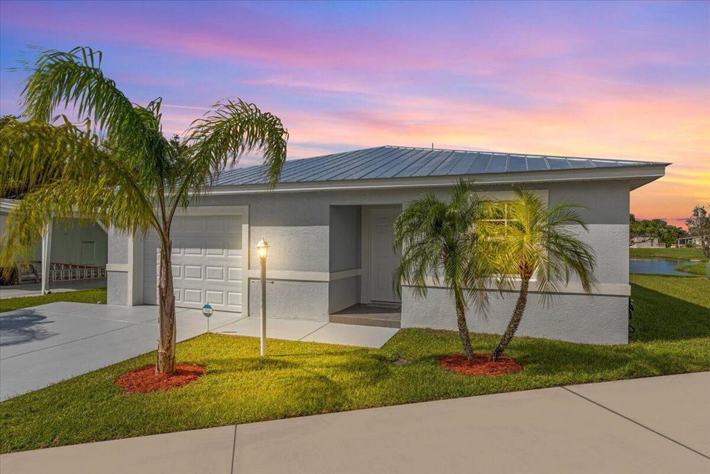 10 Juan Carlos Lane, Port St. Lucie, FL 34952