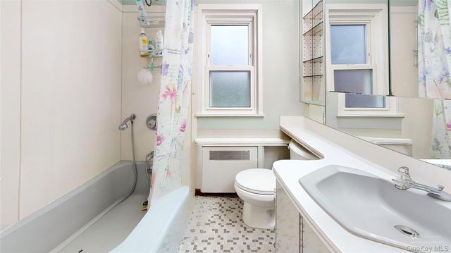 120 Barrymore Boulevard, Franklin Square, NY 11010