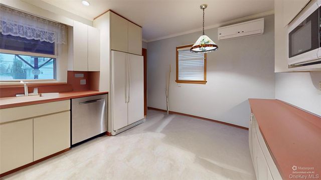 120 Barrymore Boulevard, Franklin Square, NY 11010