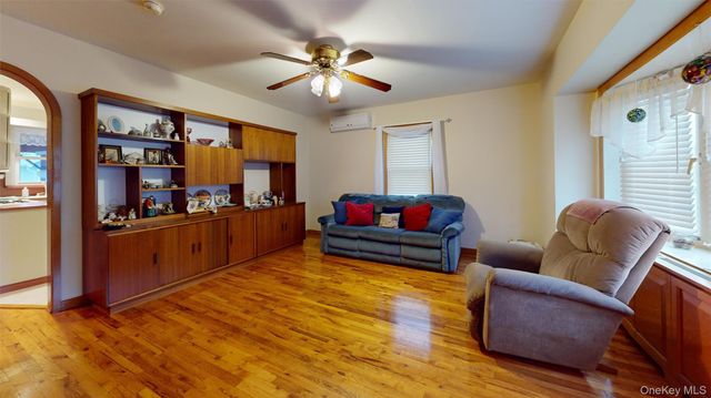 120 Barrymore Boulevard, Franklin Square, NY 11010