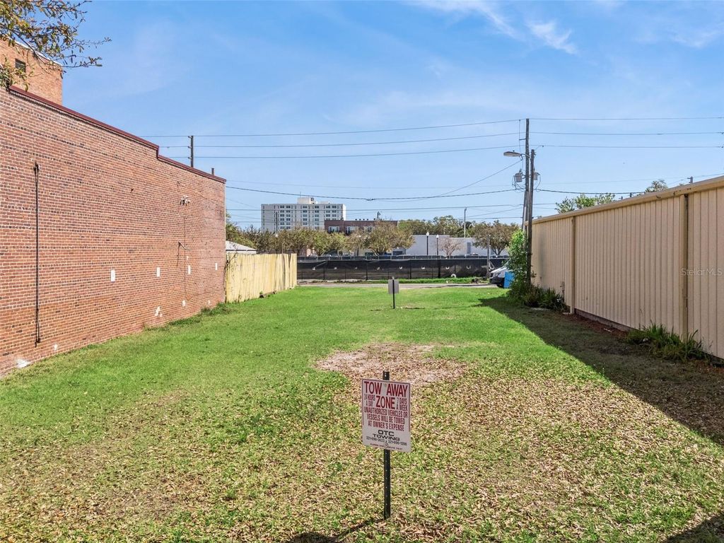 215 MAGNOLIA AVENUE, Sanford, FL 32771