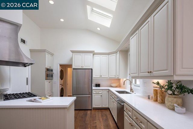 187 Moraga Way, Orinda, CA 94563